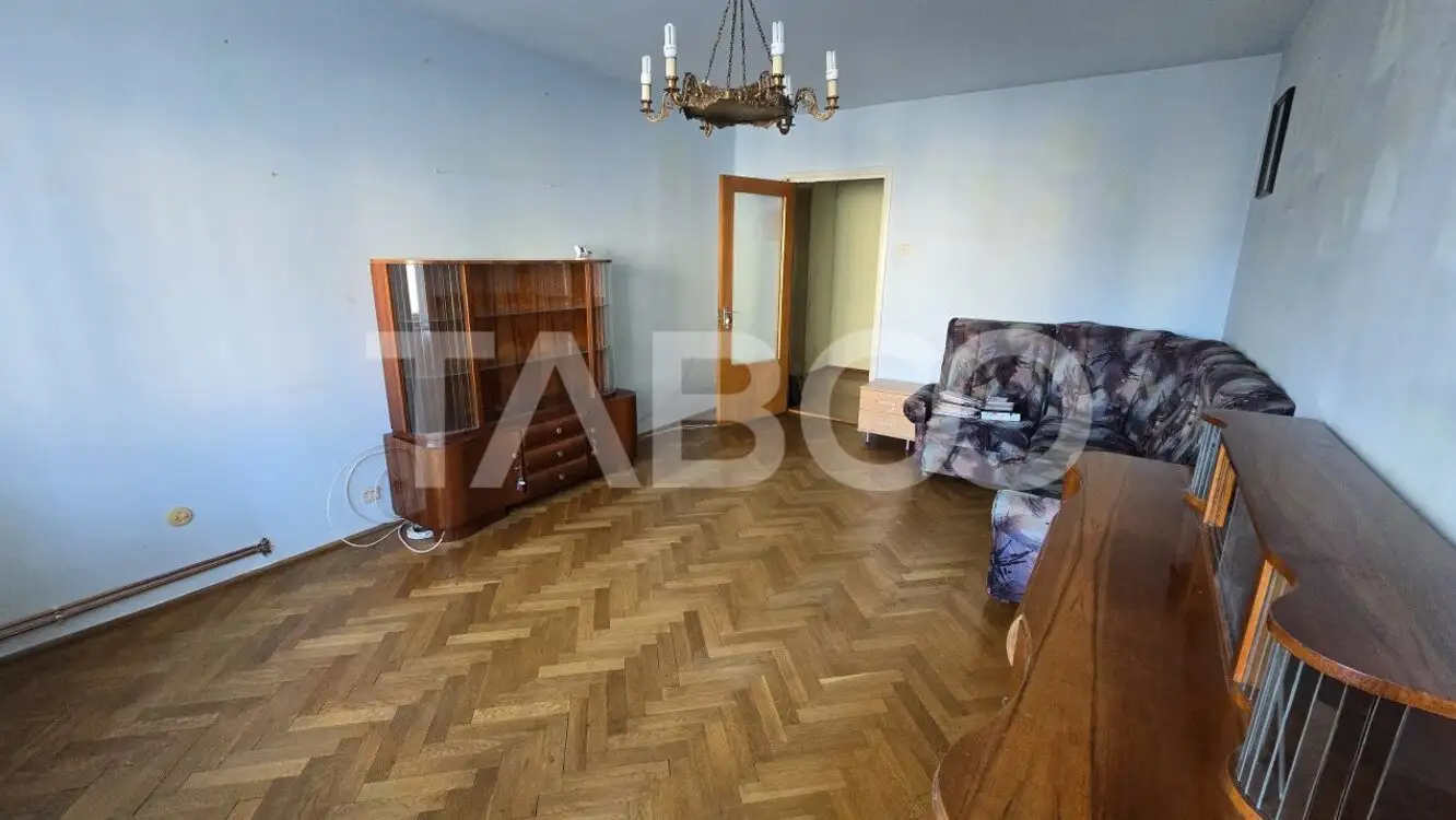 Apartament etaj 1 cu lift 60 mp cu balcon si pivnita pe Mihai Viteazul