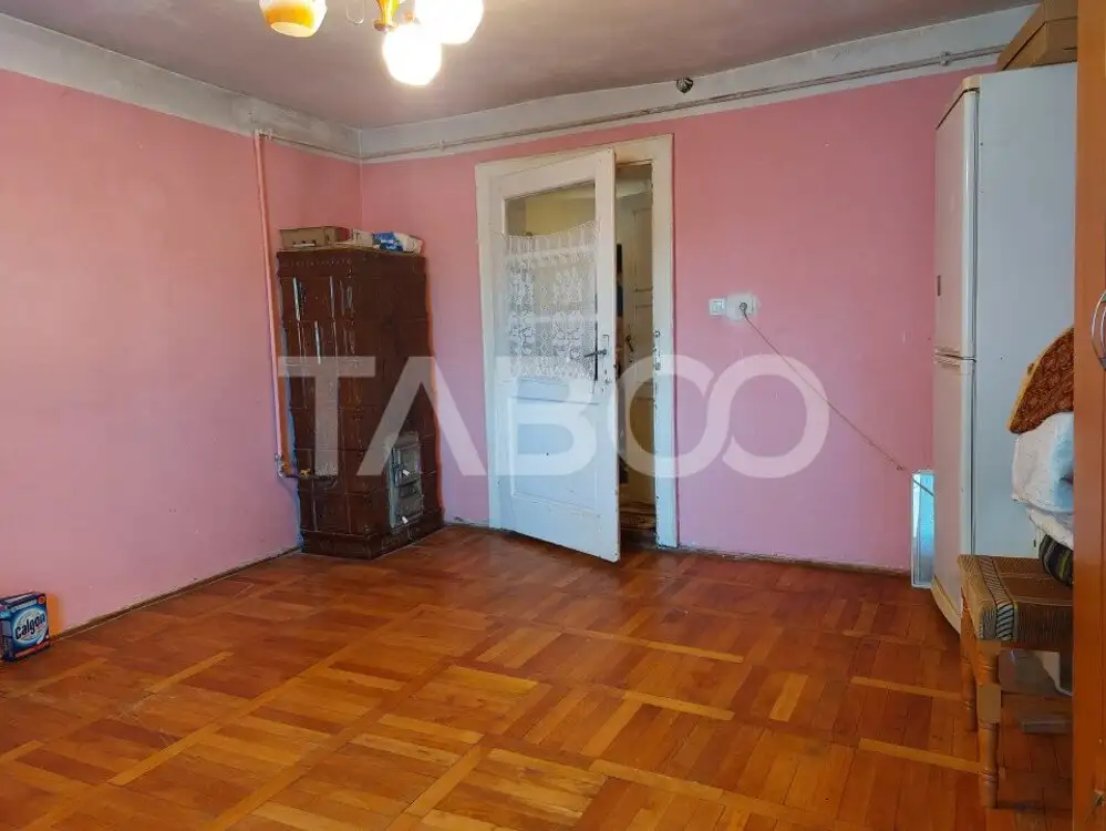 Apartament la casa 2 camere 41 mpu si 152 mp gradina 1 vecin Cisnadie