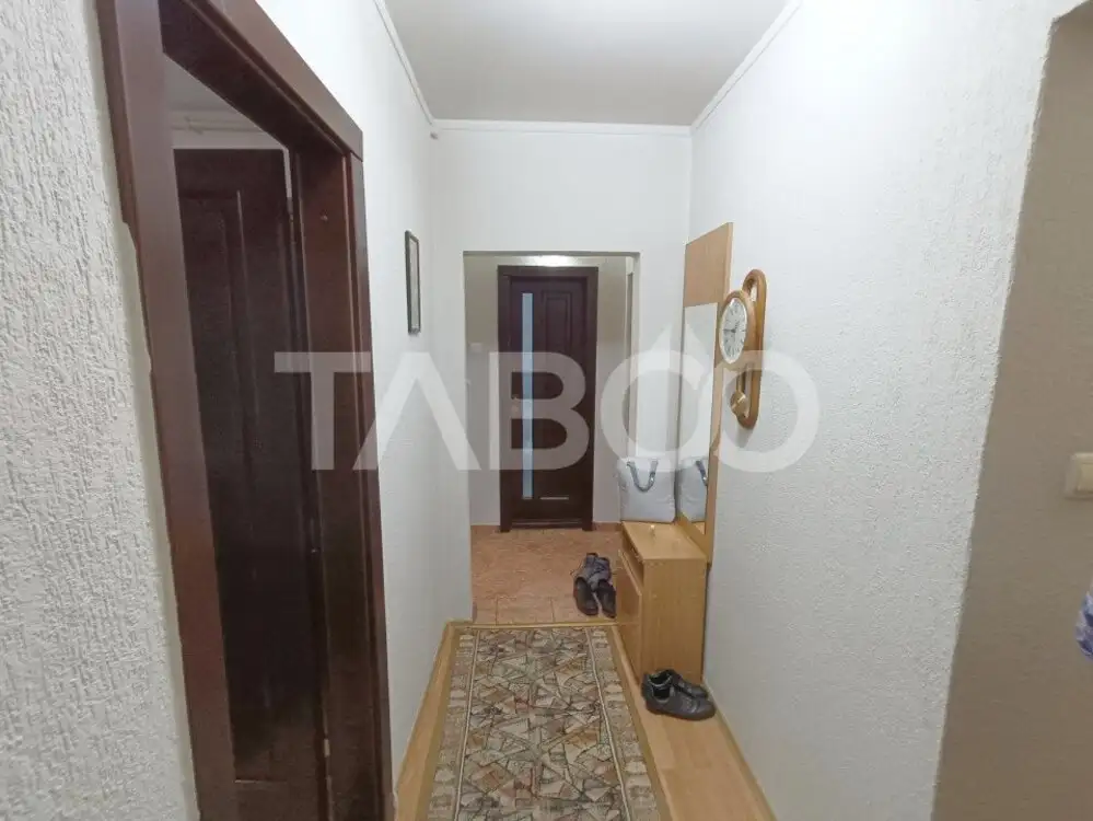 Apartament decomandat 4 camere 77mp utili mobilat utilat pivnita Sebes