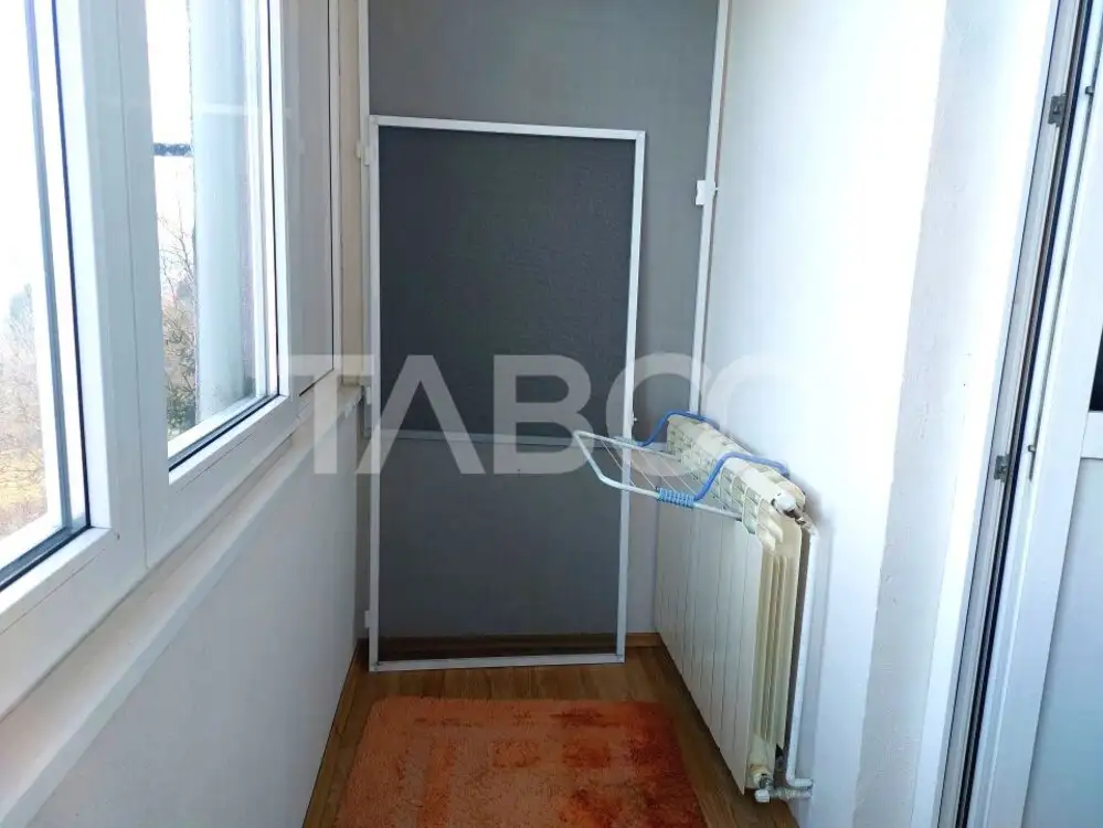 Apartament 3 camere decomandate 45 mpu balcon mobilat utilat Cisnadie