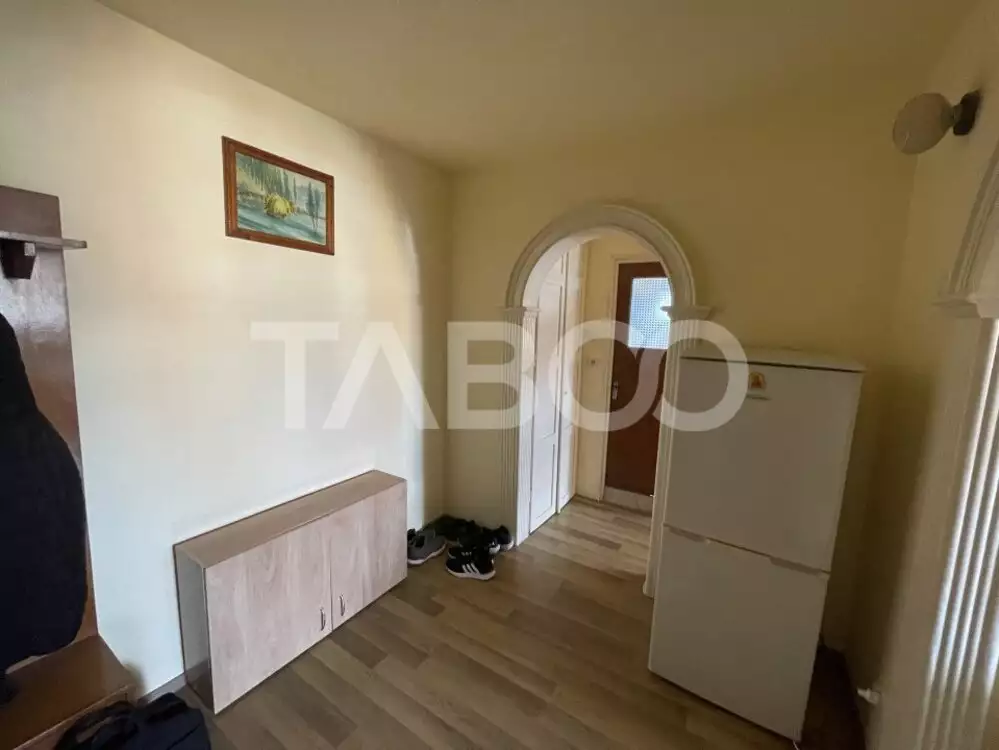 Apartament 3 camere 50 mp utili mobilat utilat zona Ampoi Alba Iulia