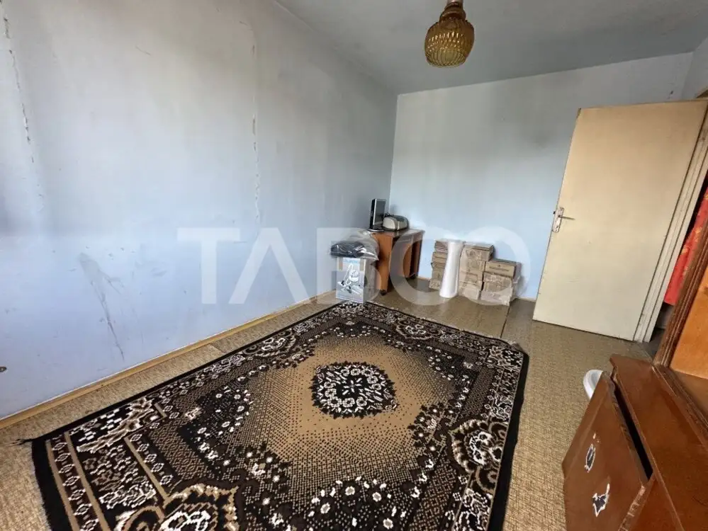 Apartament de vanzare 3 camere 75 mp utili  zona Negoiu Fagaras