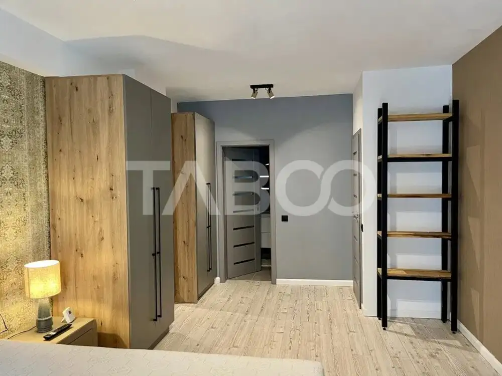 Apartament la prima inchiriere 3 camere cu lift etajul 1 cu parcare