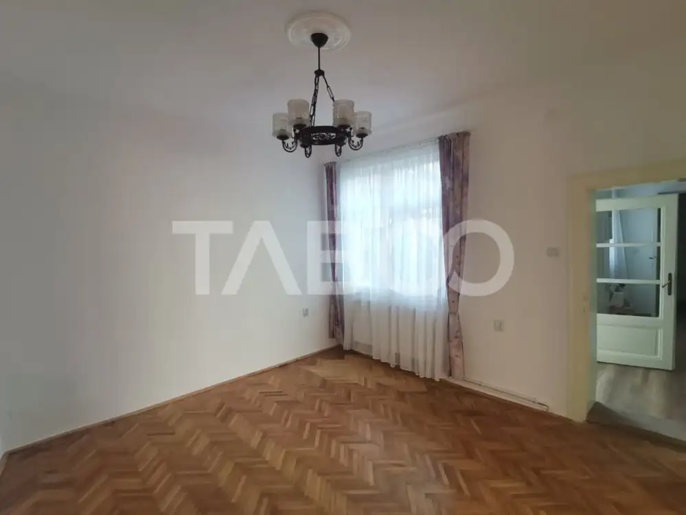 Apartament cu 2 camere de inchiriat in zona centrala