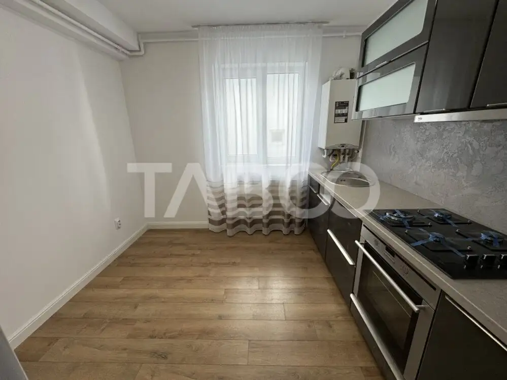 Apartament etaj 3 decomandat 2 camere 54 mpu balcon cu 2 parcari Sibiu