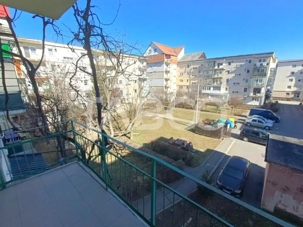 Apartament 4 camere decomandat cu 2 bai la etajul 2 - zona Valea Aurie