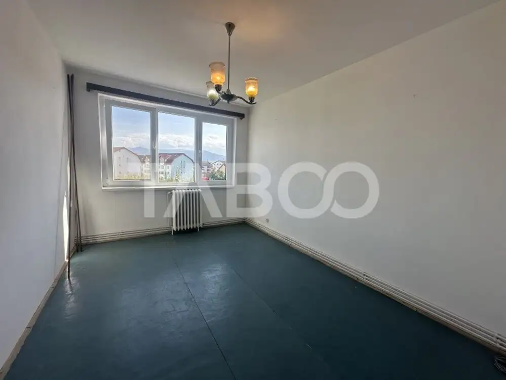 Apartament decomandat 65 mpu 3 camere pivnita balcon Siretului