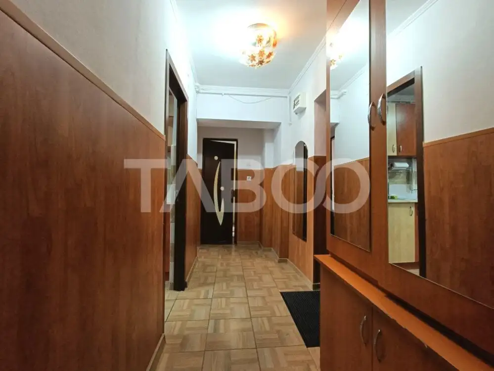 Apartament decomandat cu 2 camere bucatarie separata zona Sub Arini