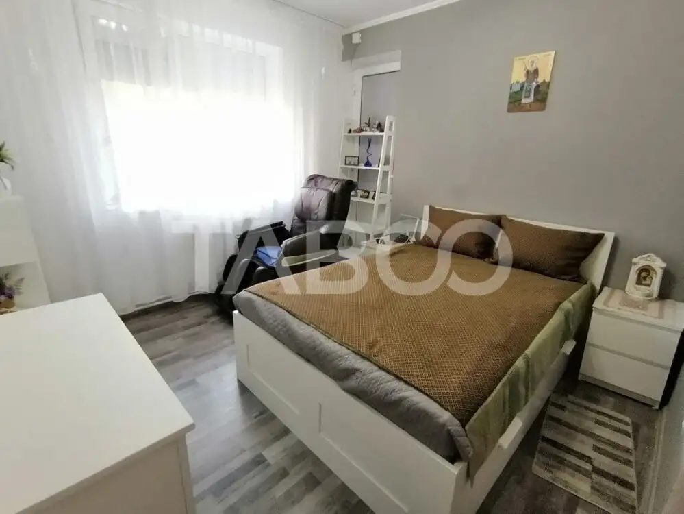 Apartament decomandat de vanzare 2 camere parcare etajul 1 Siretului