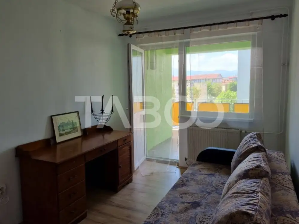 Apartament cu 3 camere 71 mpu si balcon pe Bulevardul Mihai Viteazul