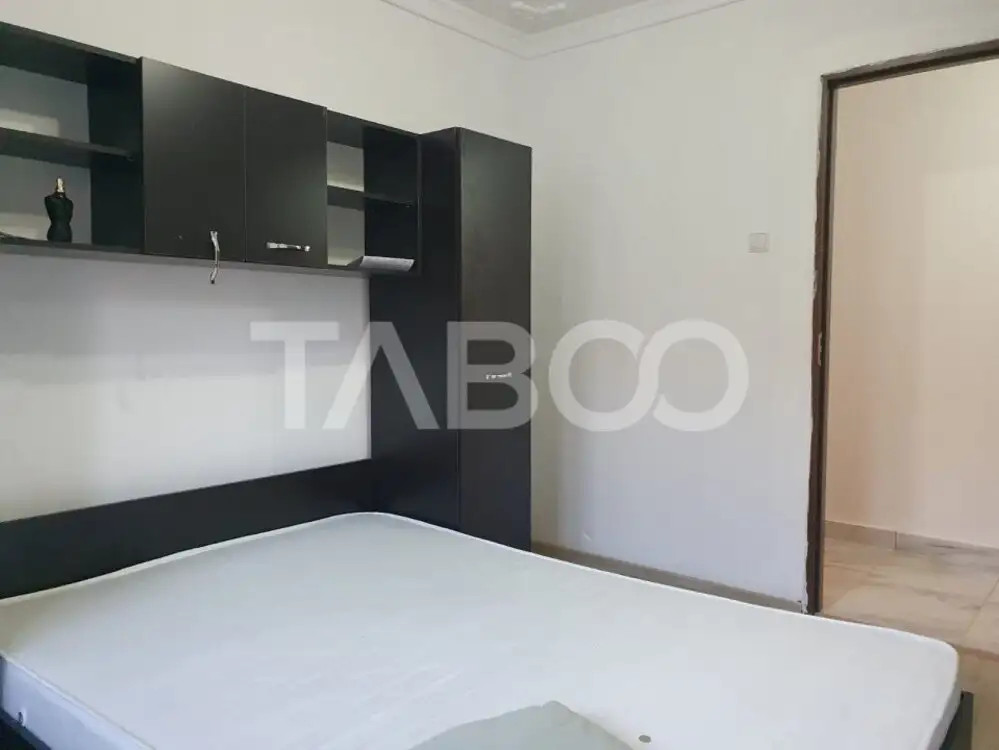 Apartament decomandat 3 camere 2 bai 86 mp utili Bulevardul Unirii