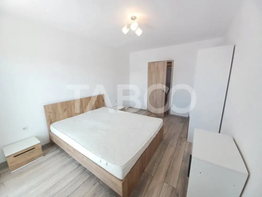 Apartament tip penthouse 4 camere bloc cu lift Kogalniceanu