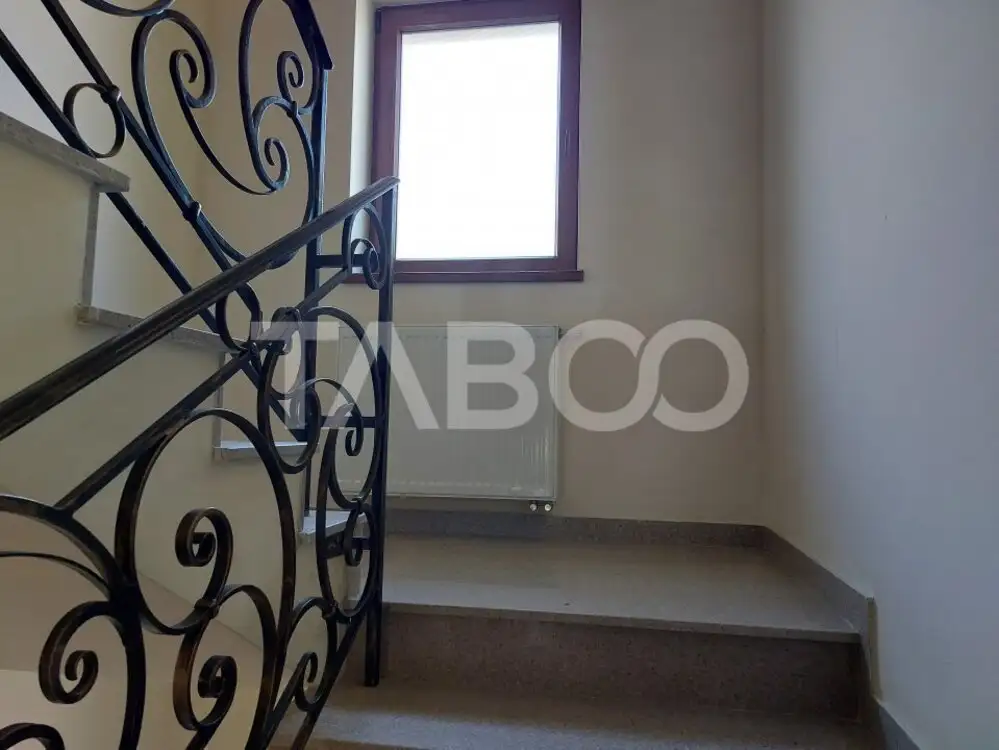 Spatiu de birouri de inchiriat S+P+1E+M 11 camere Piata Cluj Sibiu