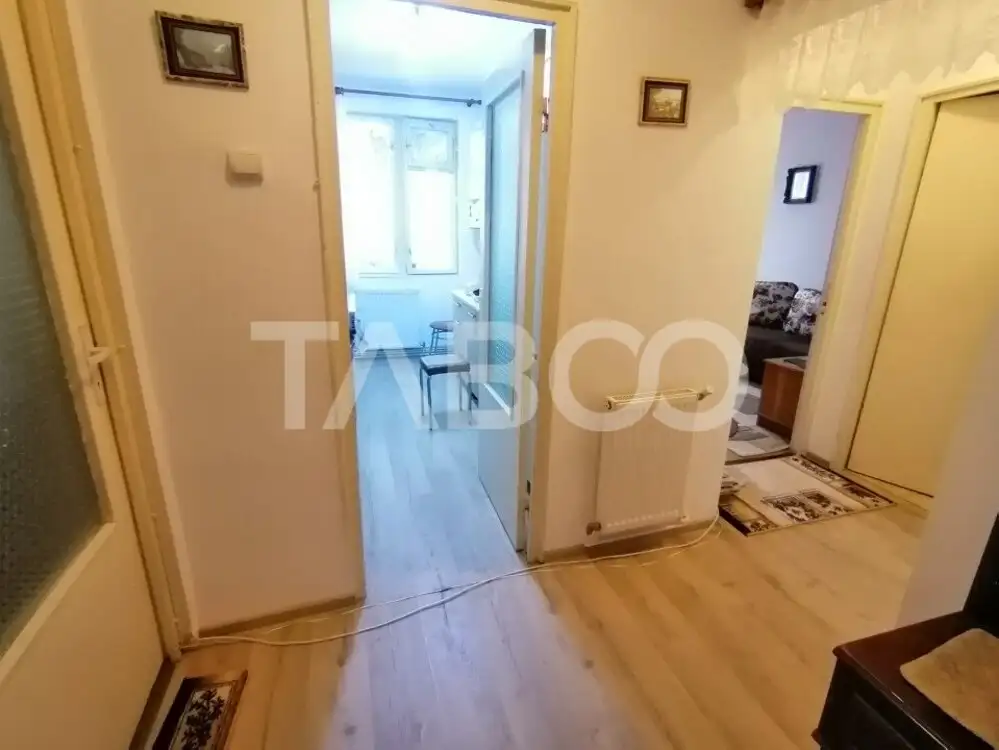 Apartament decomandat 48 mpu etaj 1 balcon pivnita Siretului Sibiu