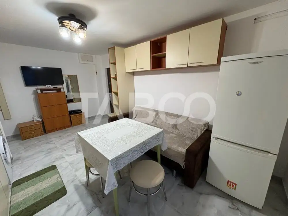 Apartament de inchiriat mobilat utilat 3 camere 60 mpu pivnita Sibiu