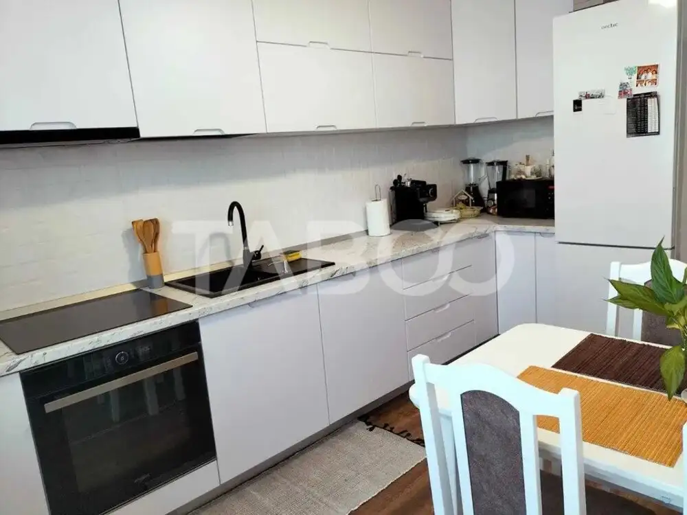 Apartament etaj 2 cu 50 mpu parcare balcon 6 mp zona Brana