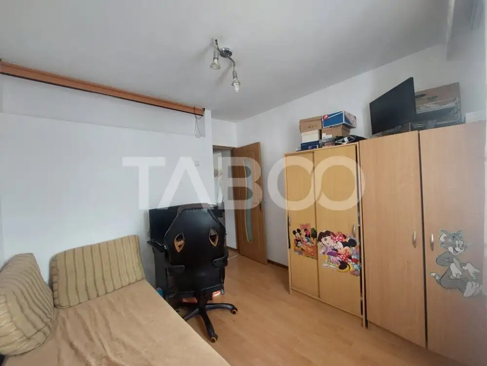 Apartament de vanzare 2 camere 40 mp balcon zona Vasile Aaron Sibiu