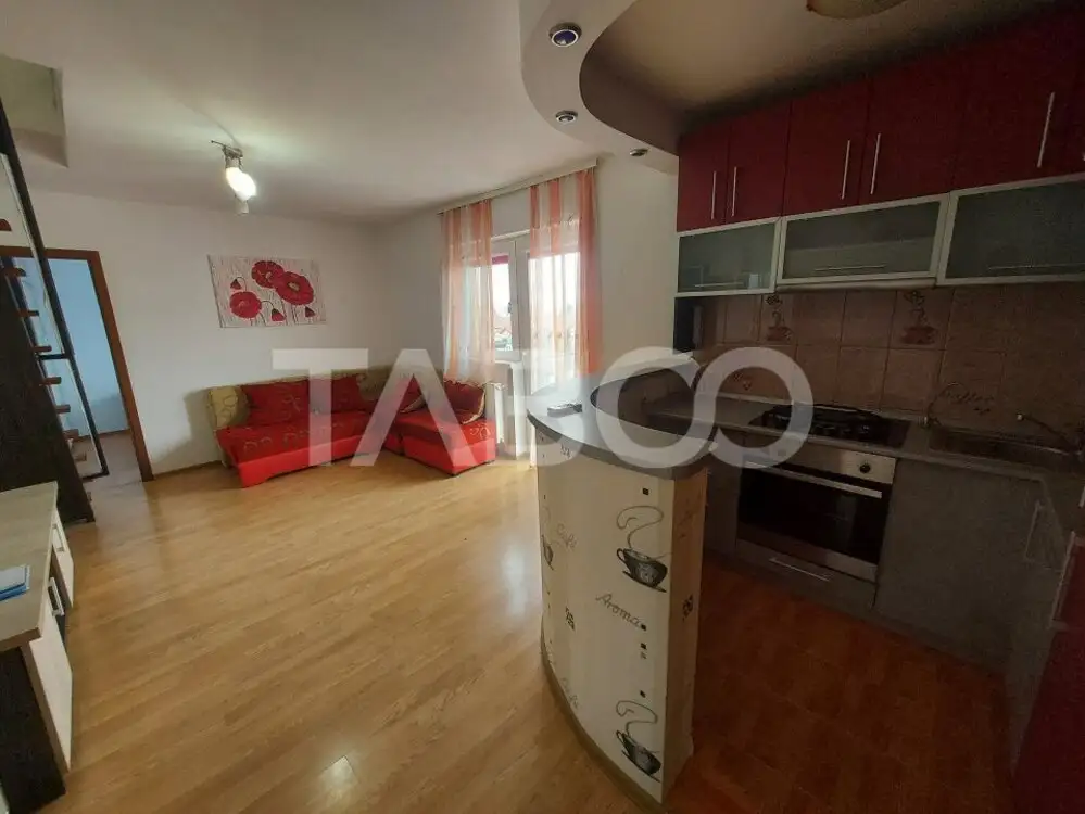 Apartament de vanzare 4 camere decomandate 2 bai zona Mihai Viteazu