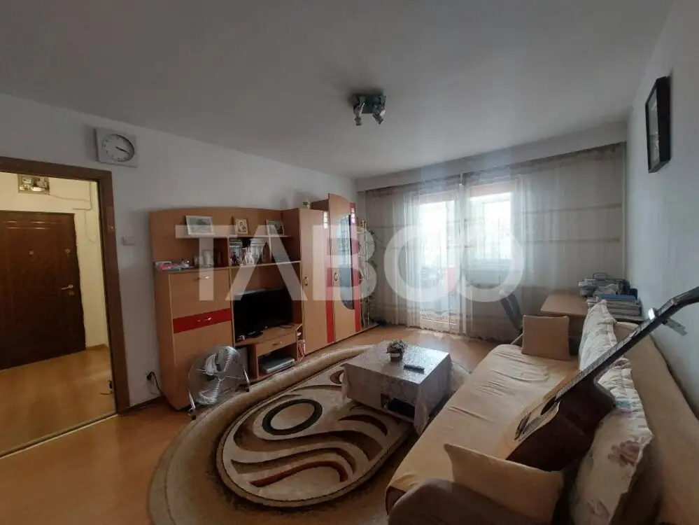 Apartament de vanzare 2 camere 40 mp balcon zona Vasile Aaron Sibiu