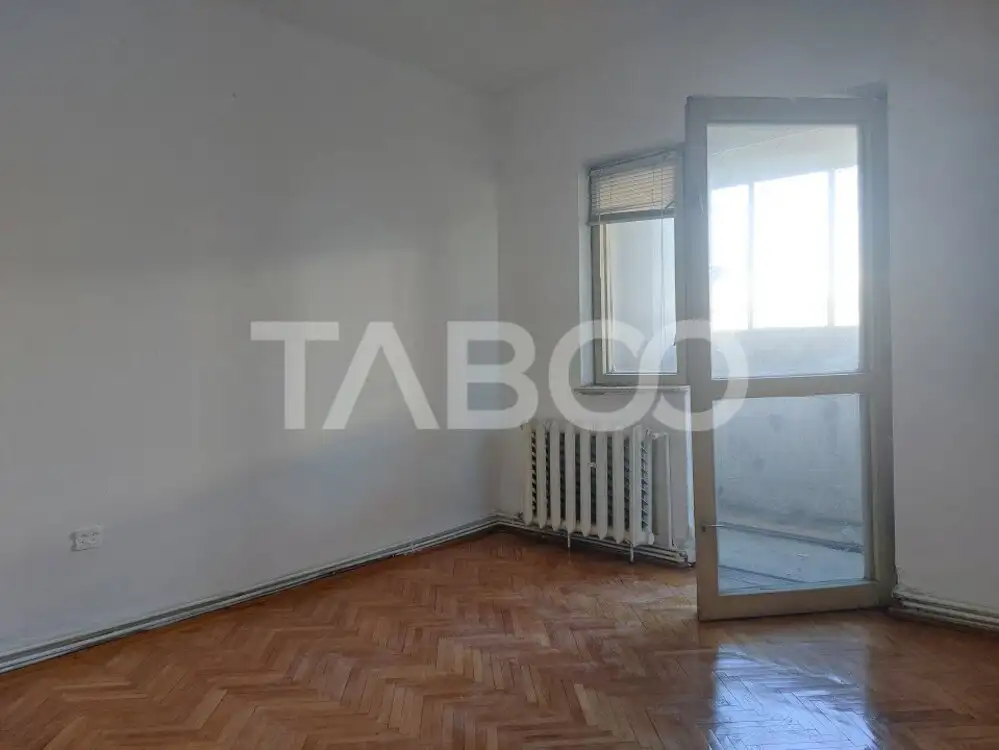 Apartament 65 mp 3 camere decomandate 2 bai pivnita zona Siretului