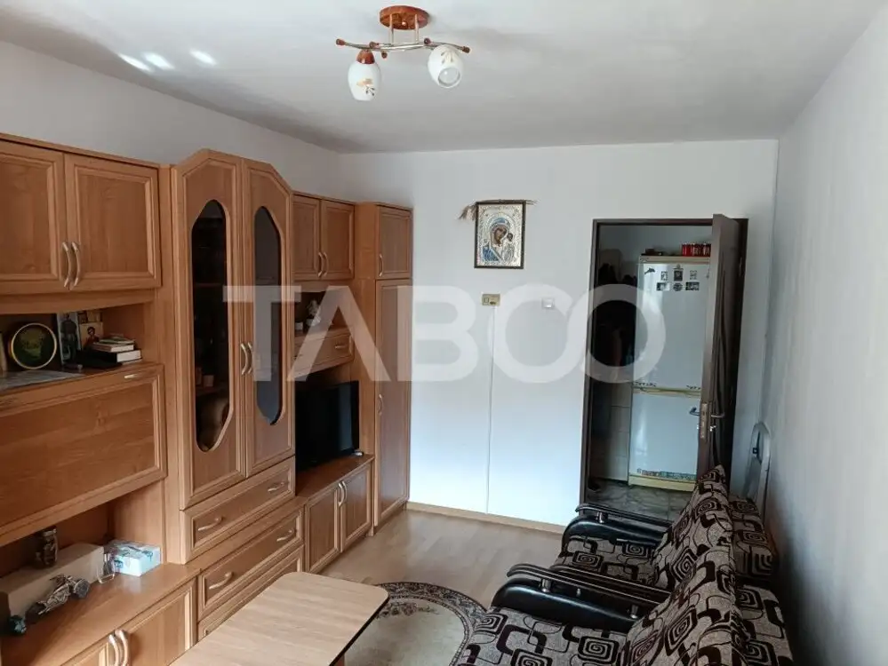 Apartament decomandat 2 camere 36 mpu mobilat utilat Cetate Alba Iulia