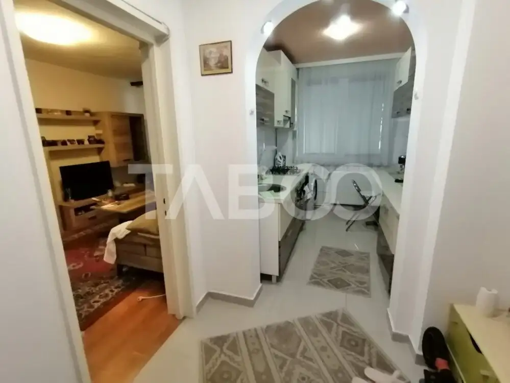 Apartament 2 camere de vanzare mobilat si utilat in zona Mihai Viteazu