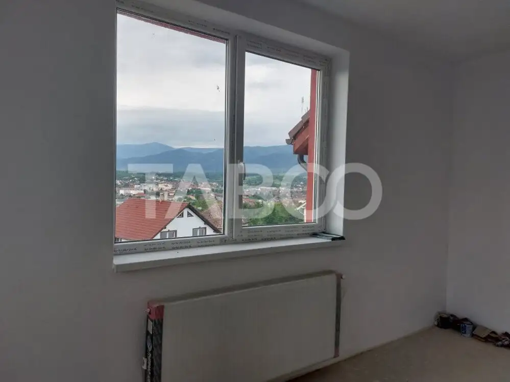 Apartament spatios bloc nou 3 camere  96 mp zona linistita in Cisnadie