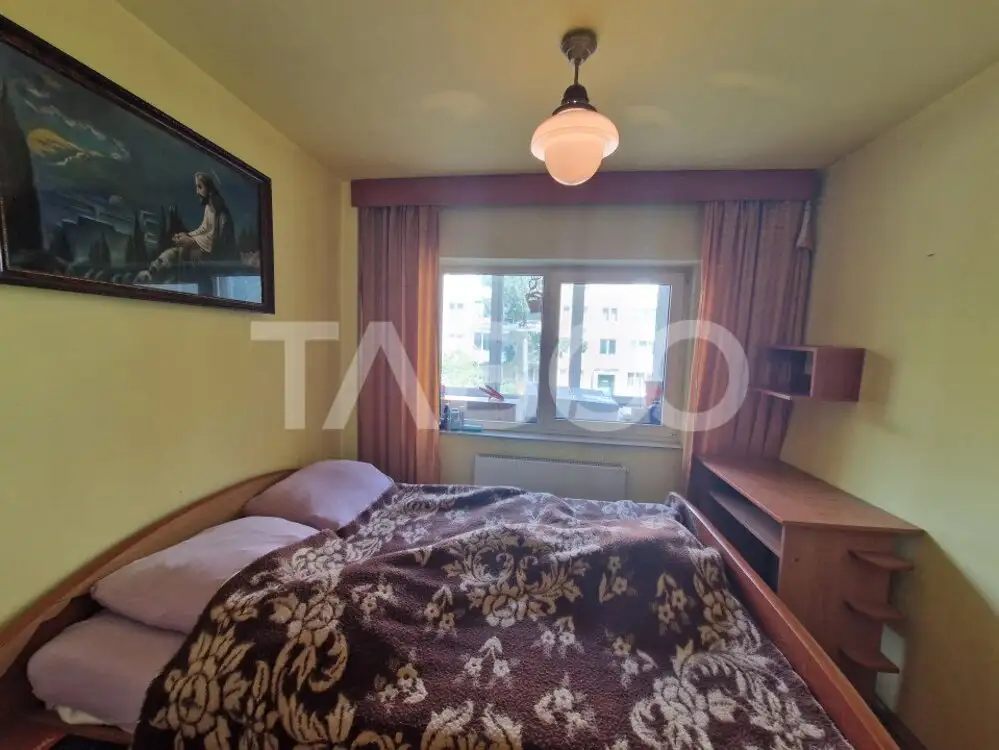 Apartament decomandat 3 camere etaj 1 zona centrala Milea Sibiu