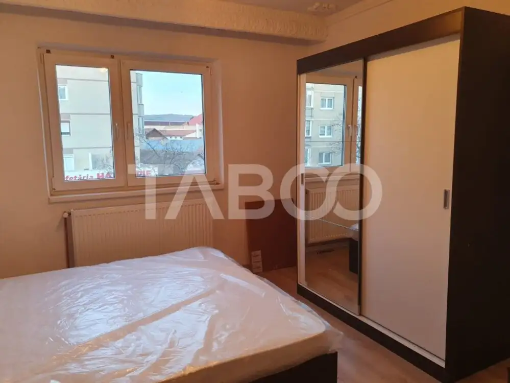 Apartament decomandat 3 camere 2 bai 86 mp utili Bulevardul Unirii