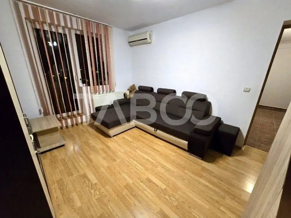 Apartament decomandat de vanzare 4 camere balcon 83 mpu Mihai Viteazul