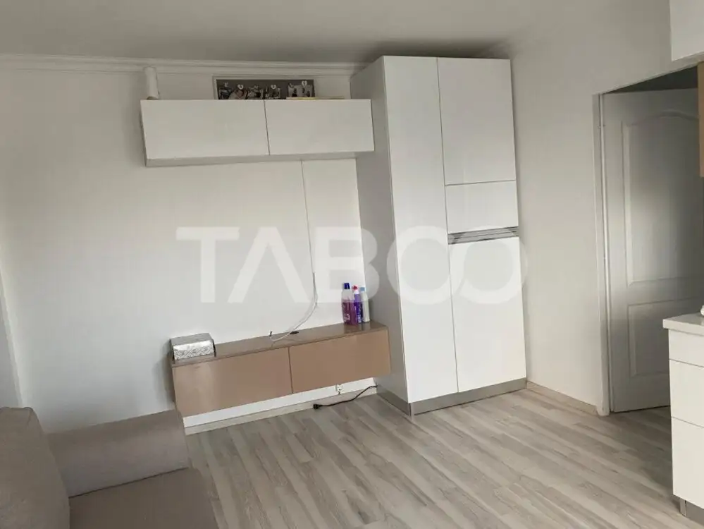 Apartament 2 camere complet mobilat si utilat zona 1 Decembrie