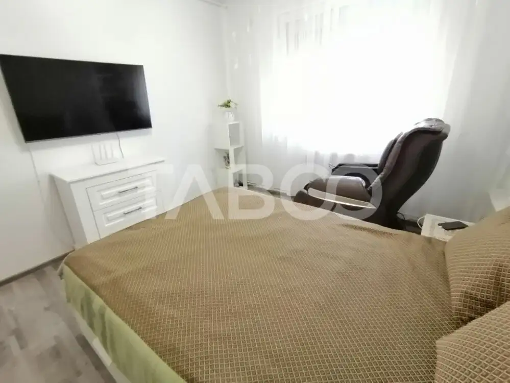 Apartament decomandat de vanzare 2 camere parcare etajul 1 Siretului