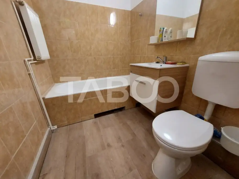 Apartament decomandat de vanzare la etaj intermediar Scoala de Inot