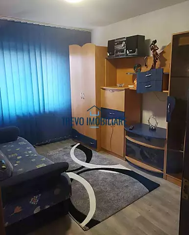 Apartament cu 3 camere decomandat, 72 mp, zona str. Bucuresti