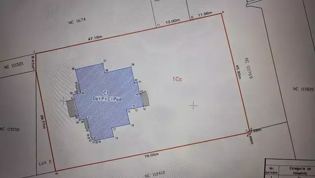 Teren cu cladire de consolidat si autorizatie de P+3  cu 24 apartamente