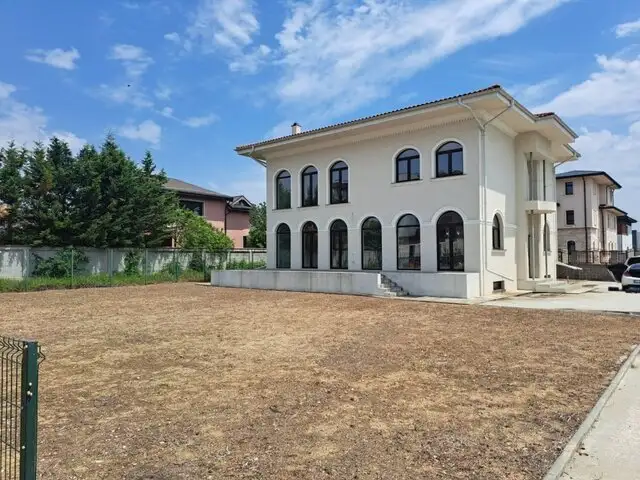 Baneasa - Sisesti, vila S+P+1E+M, 9 camere, suprafata utila 516 mp