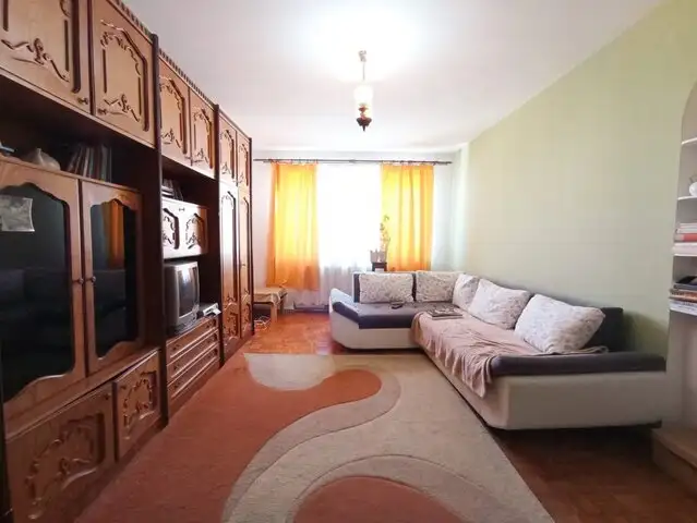 Apartament 2 camere | Decomandat | Etaj intermediar | Piata Abator!