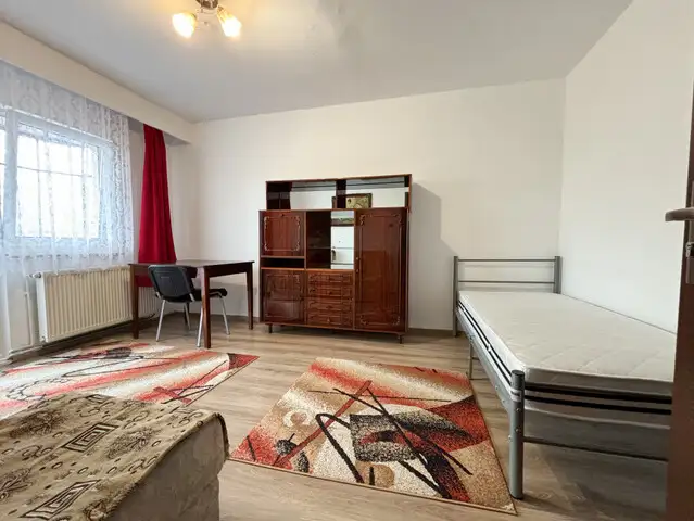 Apartament 3 camere | Decomandat | 76mp | Balcon | Etaj 2 | Manastur!