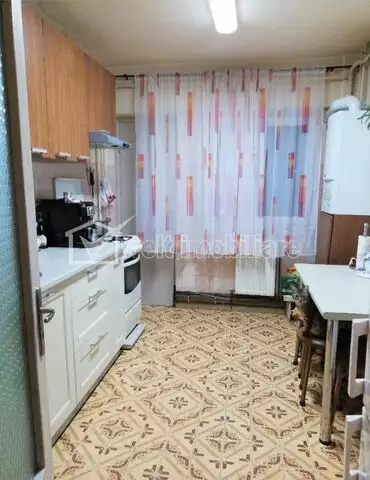 De vanzare apartament, 4 camere in Marasti