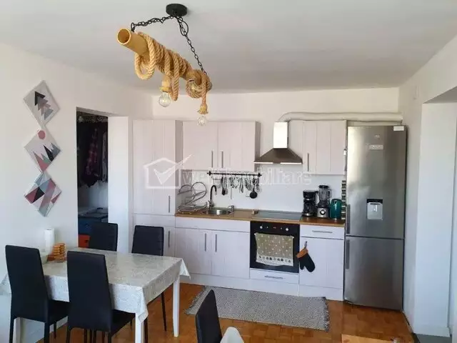 De vanzare apartament, 3 camere in Centru