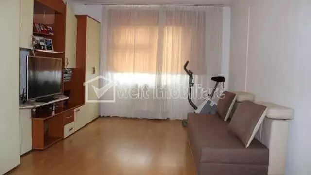 Vanzare apartament, o camera in Gara