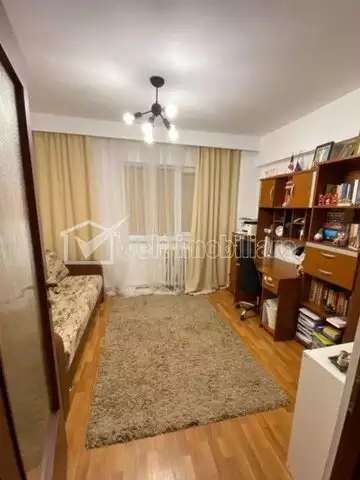 Vanzare apartament, 2 camere in Intre Lacuri