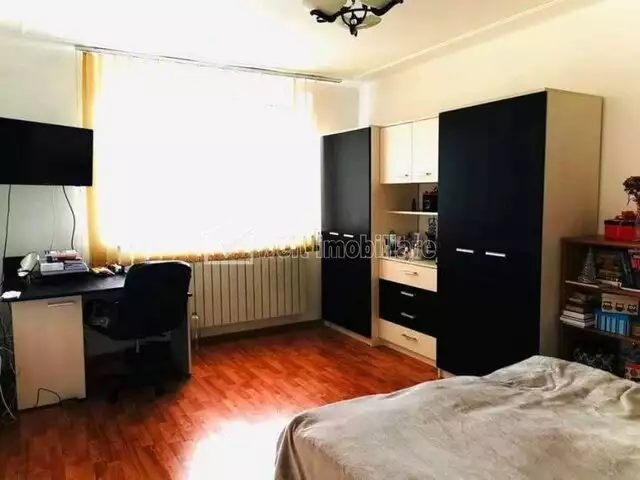 Se vinde apartament, o camera in Centru