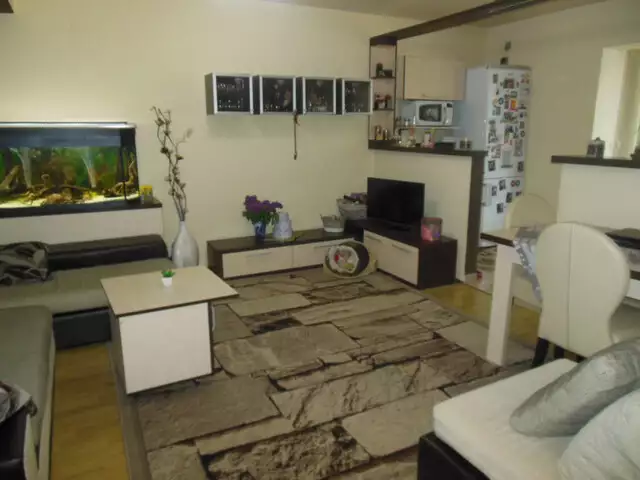 Apartament de vanzare, 3 camere, in Floresti, zona Tineretului