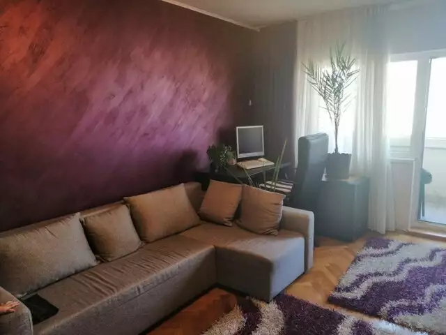 Apartament 3 camere, decomandat, 70 mp, parcare, pe Titulescu, zona Cipariu