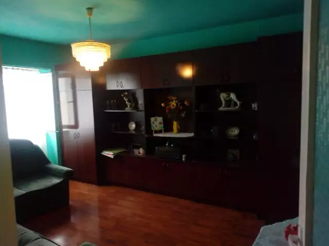 Apartament 3 camere, 65 mp, decomandat, balcon, etaj 5/7, in Marasti