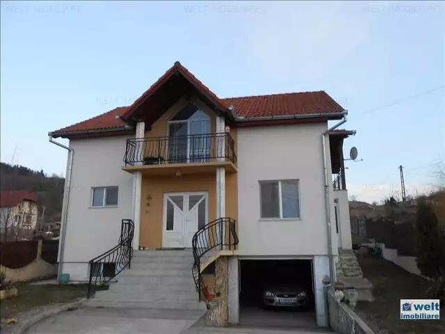 Casa cu garaj in Salicea, Cluj, teren 829 mp, 12 km de centru, panouri solare