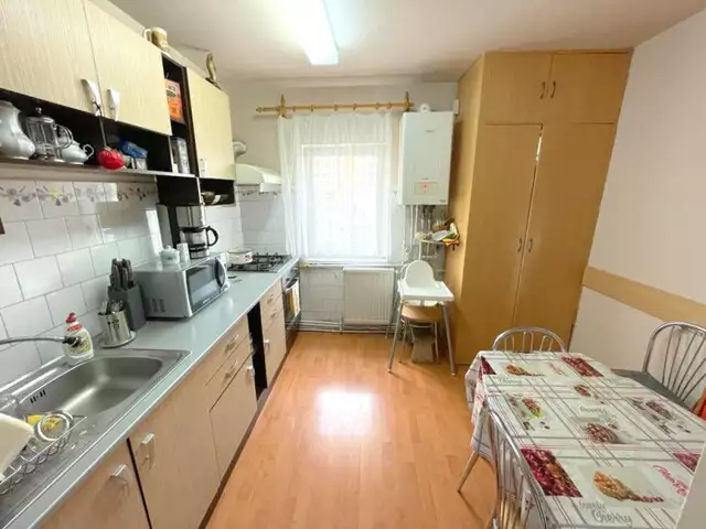 Vanzare apartament cu 3 camere, decomandat, Grigorescu