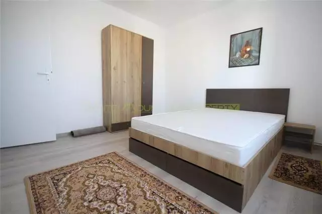 De vanzare: apartament renovat cu doua camere zona Zizinului