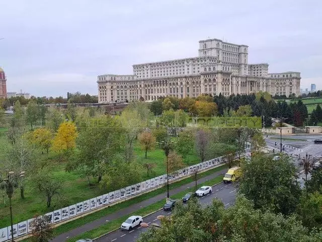 Apartament cu 4 camere de vanzare in Bdul Libertatii cu vedere panoramica, Bucuresti